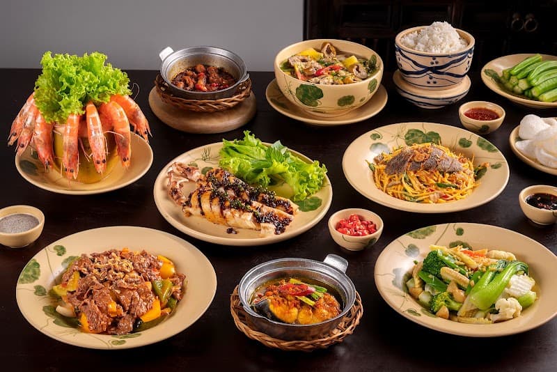 Bụi Bistro, hôm nào ko nấu cơm thì tạt ra đây ăn cơm Việt Nam
